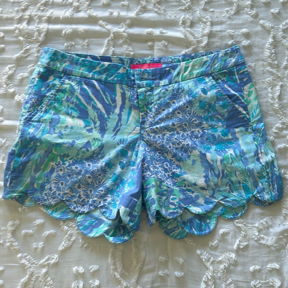 Lilly Pulitzer Women’s Scalloped Shorts Size 6